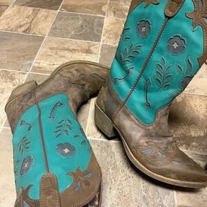 size 7 women’s boots